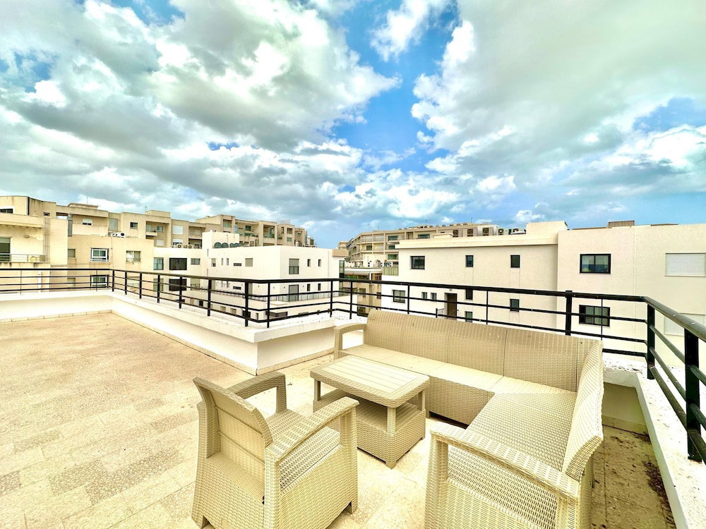 Hotel The Lake View Spacious With Amazing Terrace