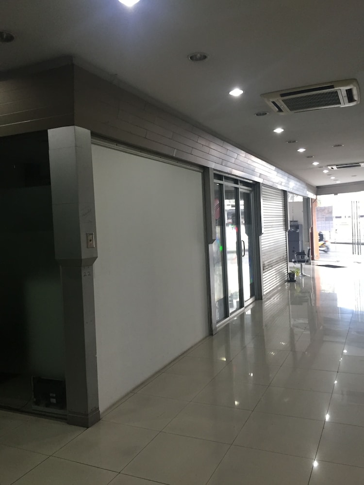 Mall Suites Hotel
