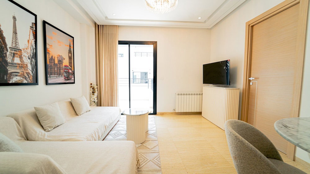 New Central And Luxury In Jardin De Carthage