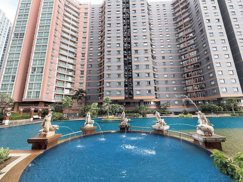 Hotel The Narathiwas Hotel & Residence Sathorn Bangkok