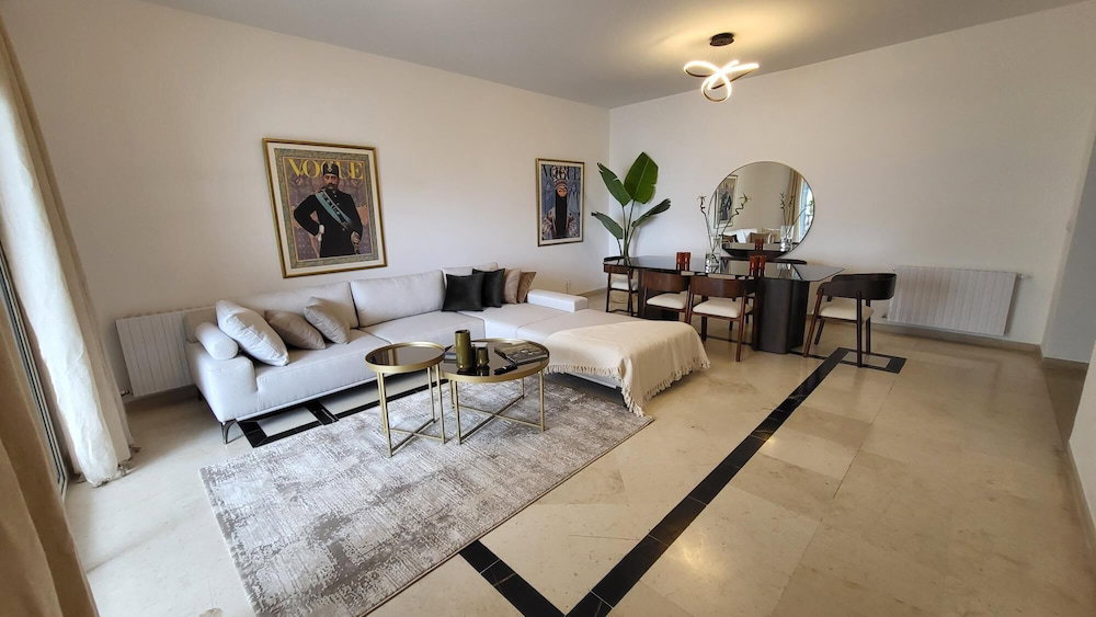 The Perfect Flat Sea Side Central Luxurious