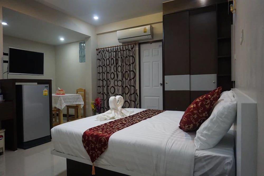 Gold Airport Suites