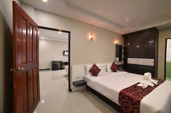 Gold Airport Suites
