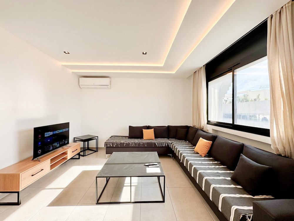 Sunset 301 Luxury Appartment With Gym In Lac1