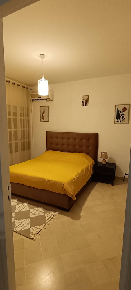Charming 600Sqm Villa With A Large Garden & Pool