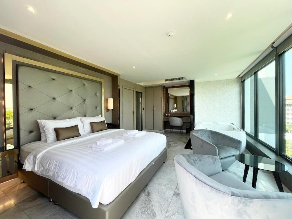 The Tj Hotel