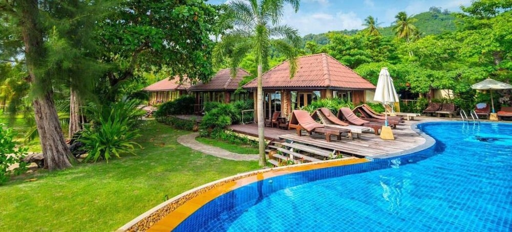 Hotel Thiw Son Beach Resort