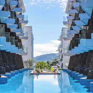 Sejur The Beachfront Hotel Phuket vacanta Rawai