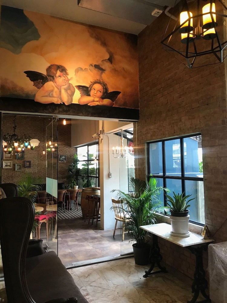 Bangkok Voyage Boutique Bts Ari