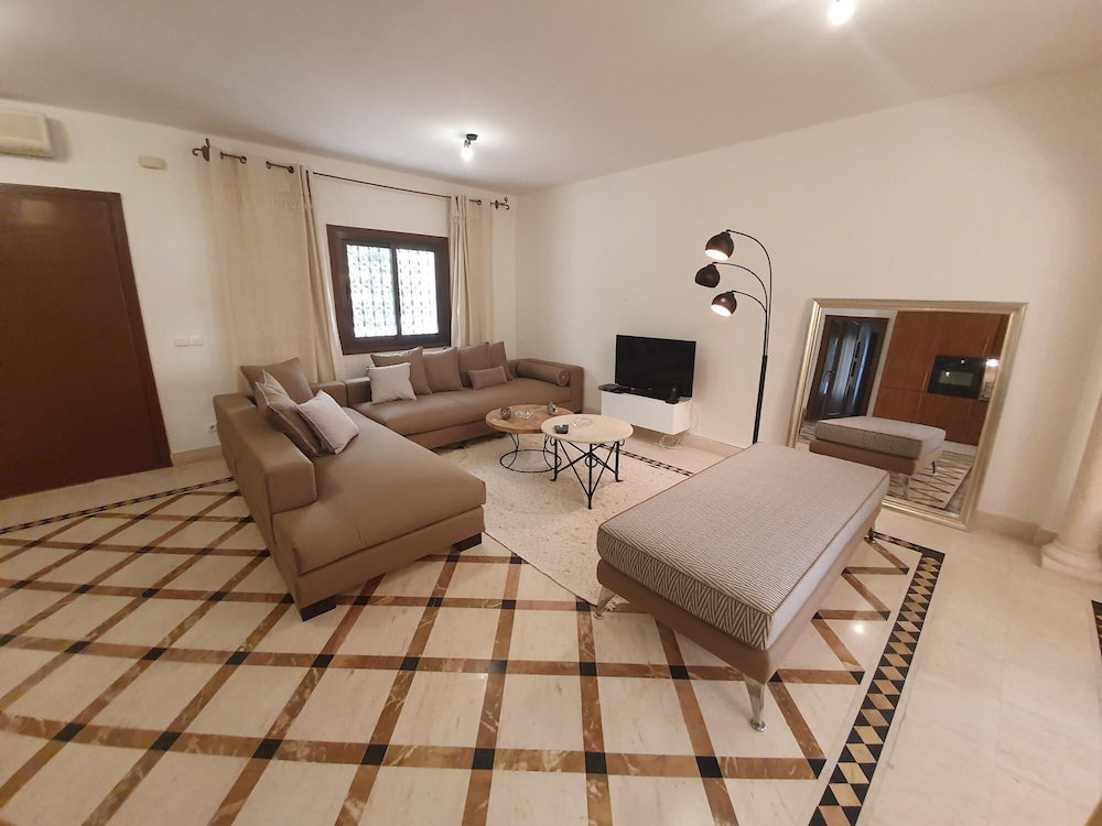 Golden Tulip Apt Spacieux Avec Deux Terrasses