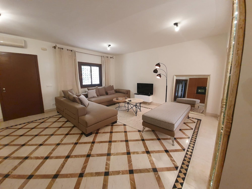 Golden Tulip Apt Spacieux Avec Deux Terrasses