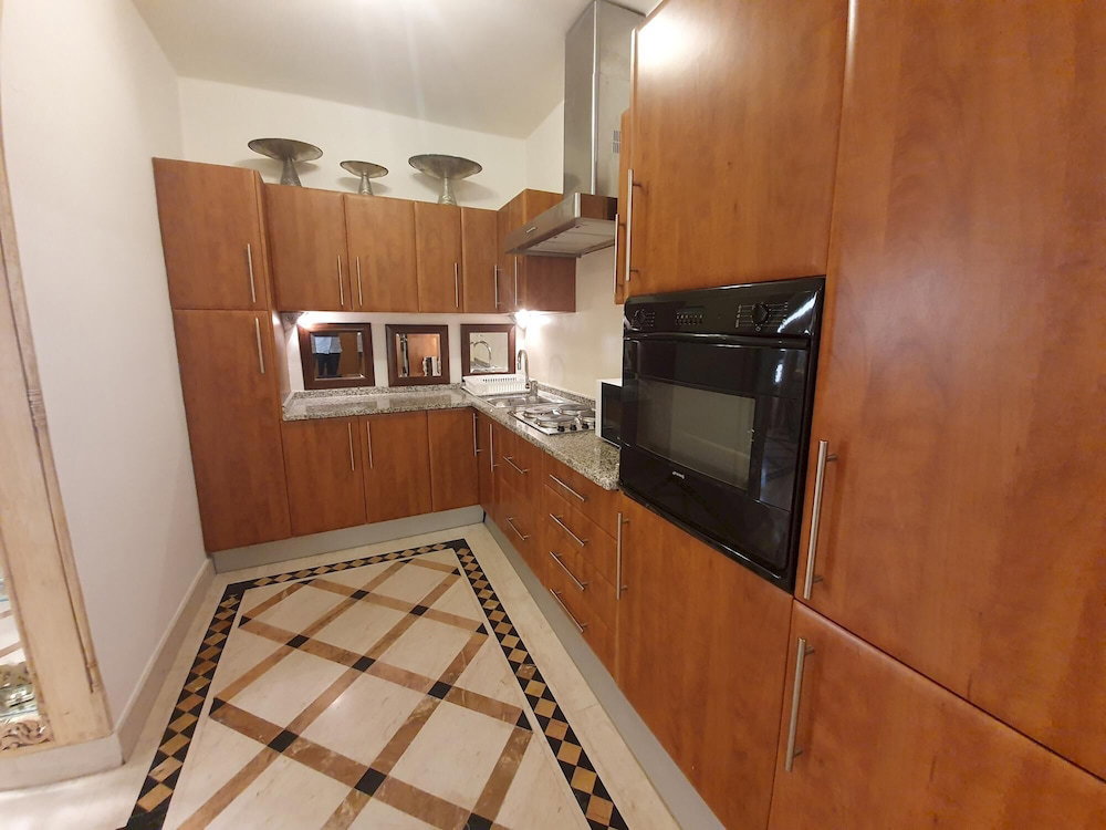 Golden Tulip Apt Spacieux Avec Deux Terrasses