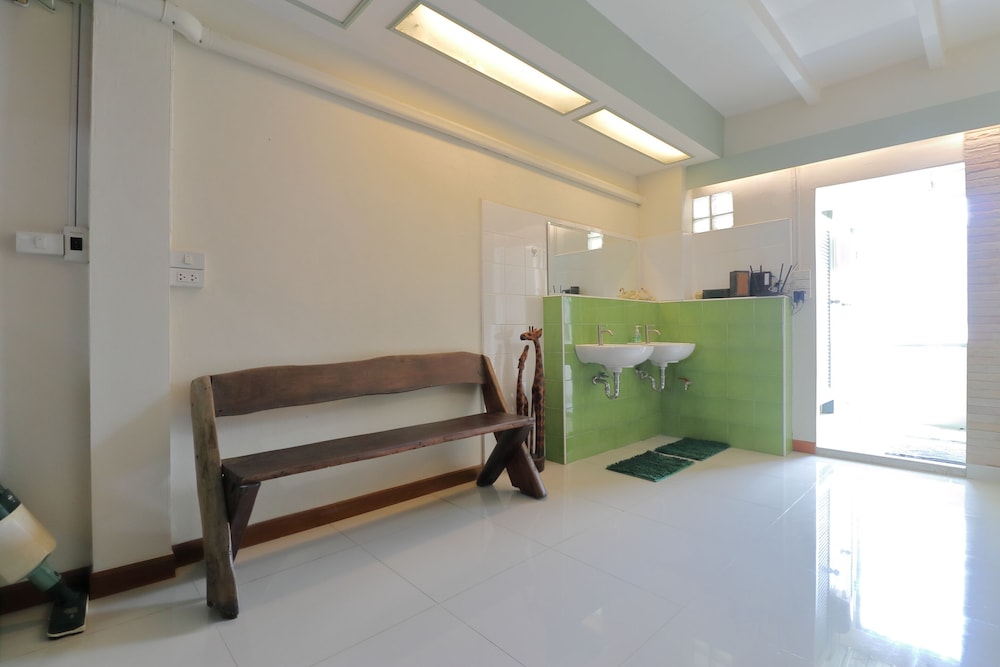 Saen Sabai Hostel