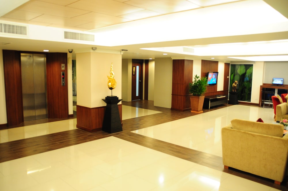 Avion Hotel