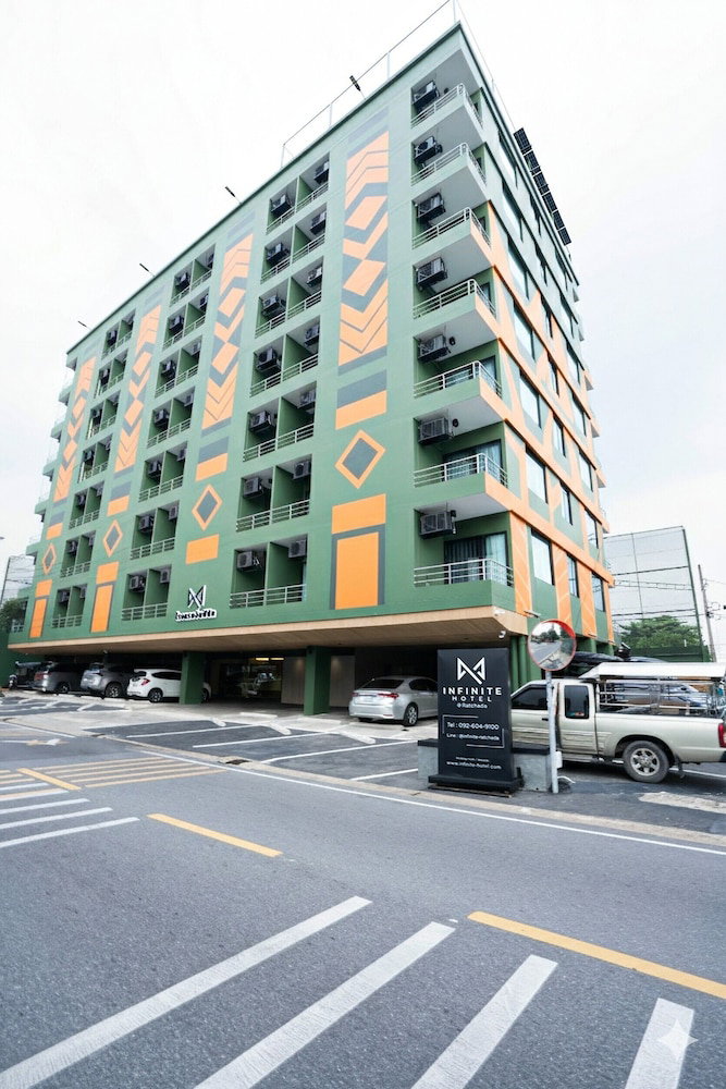 Hotel Infinite Hotel At Ratchada