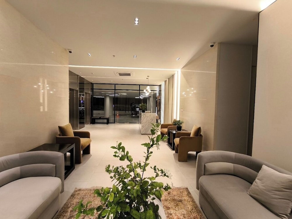 Sathorn 111