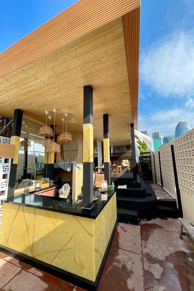Blu Cabin Ari Stylish Gay Poshtel