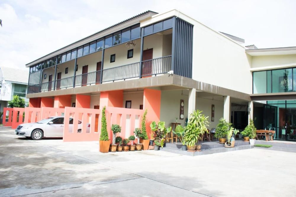 Hotel The Pool Resort