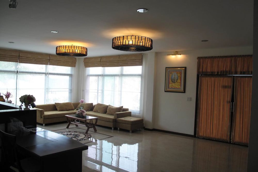 Qg Resort