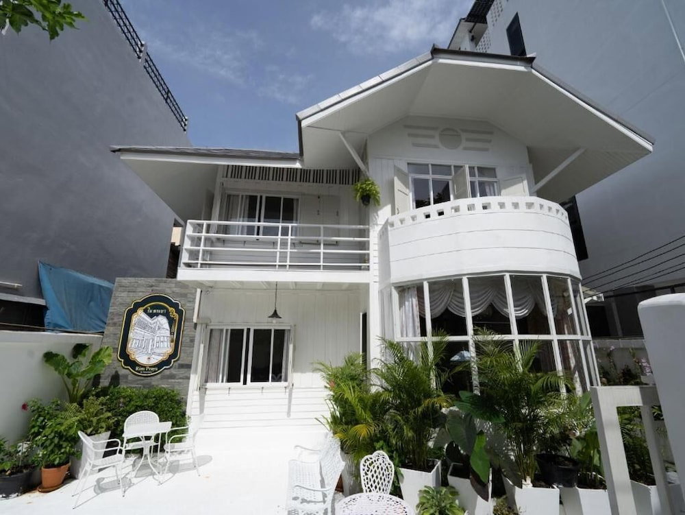 Hotel Rq Theva Heritique Baan Praya Dinsor Road