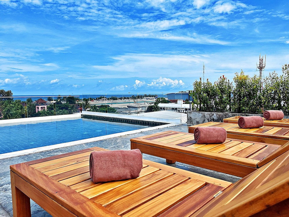 Hotel The Sixteenth Naiyang Beach Hotel