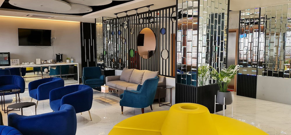 Hotel The Neuf Ratchada