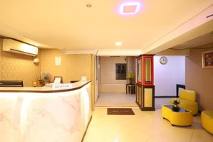 Hotel Hotel Lucky Palace cazare Khlong Toei