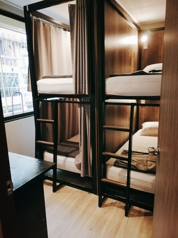 White House Hostel