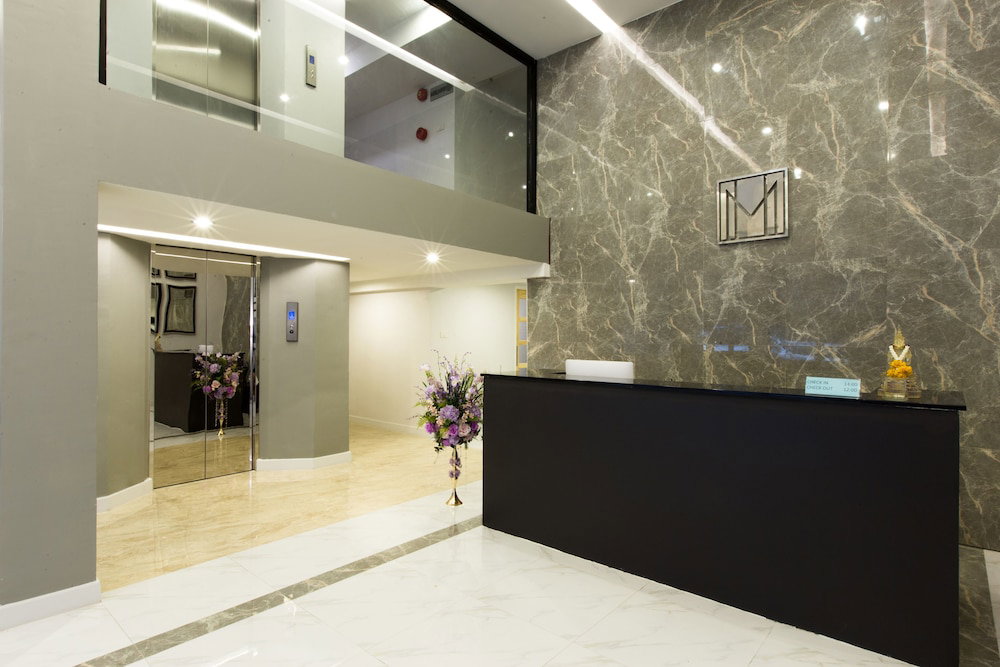 Metro Hotel