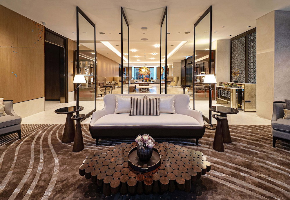 Silq Hotel And Residence