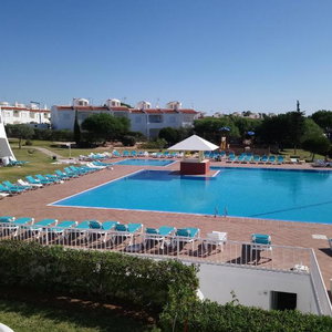 Hotel Quintinha Village cazare Armacao de Pera
