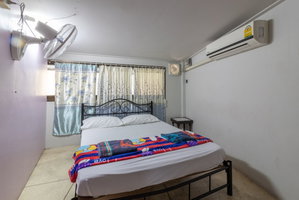 Hotel 7 Holder Guesthouse cazare Phra Nakhon