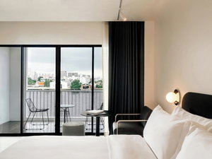 Hotel The Standardx Bangkok Phra Arthit cazare Phra Nakhon