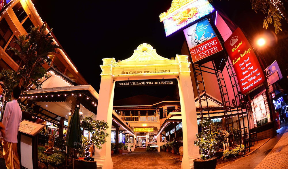 Hotel Silom Village Inn
