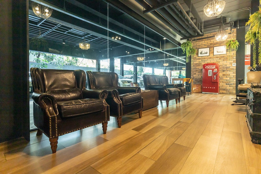 Sleep Box Sukhumvit 22