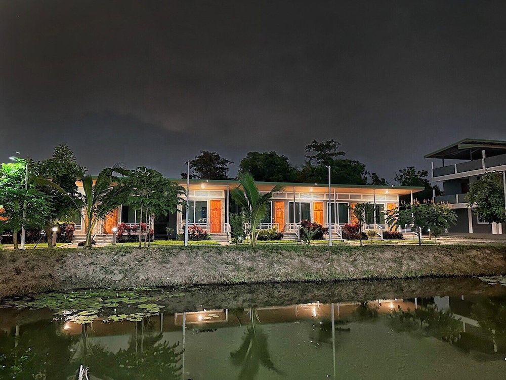 Hotel Woodviewresort