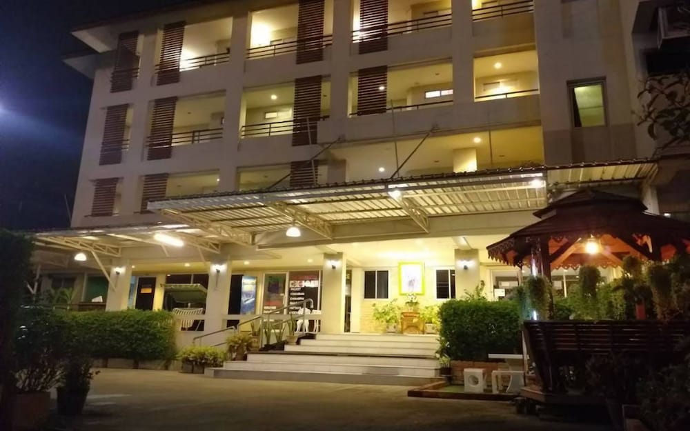 Hotel B9 Airport Resident