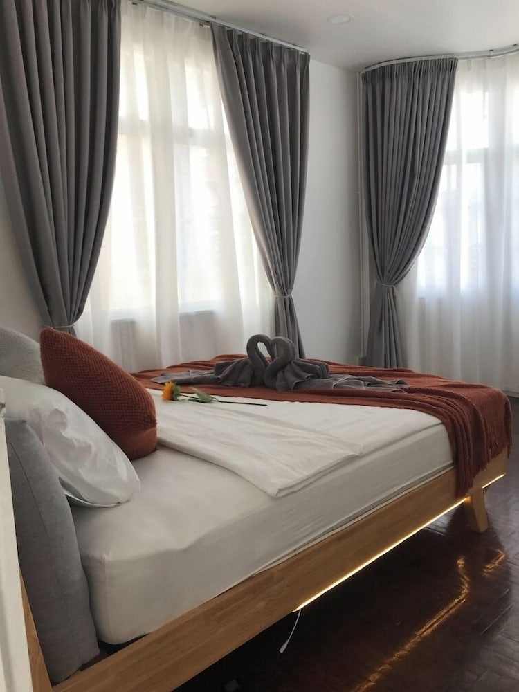 3 Bedroom Villa Din Daeng Bkk