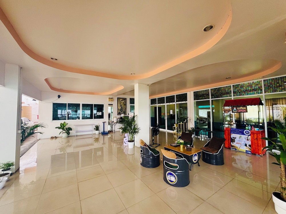 Hotel Ree Riverside Hotel