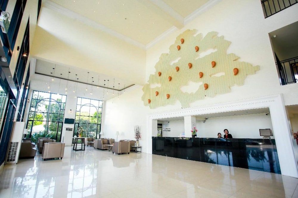 Summer Tree Hotel