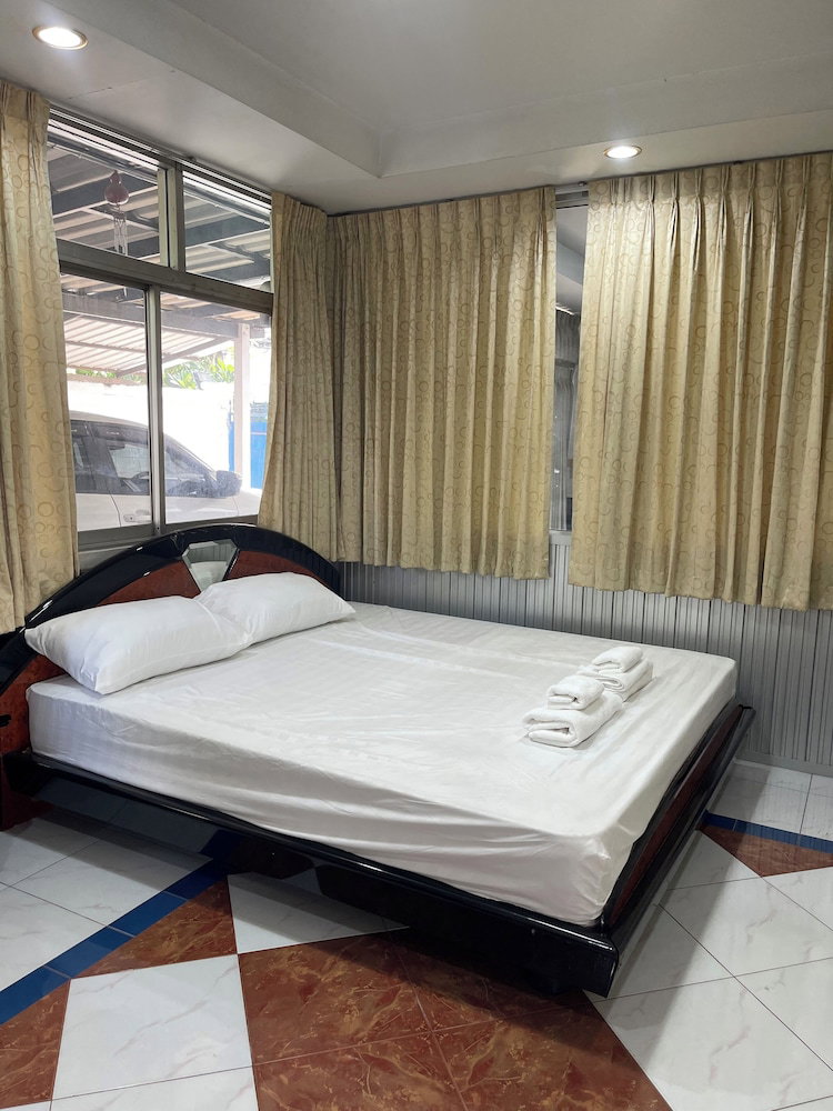 Home Rama4 Near Bts Thong Lor
