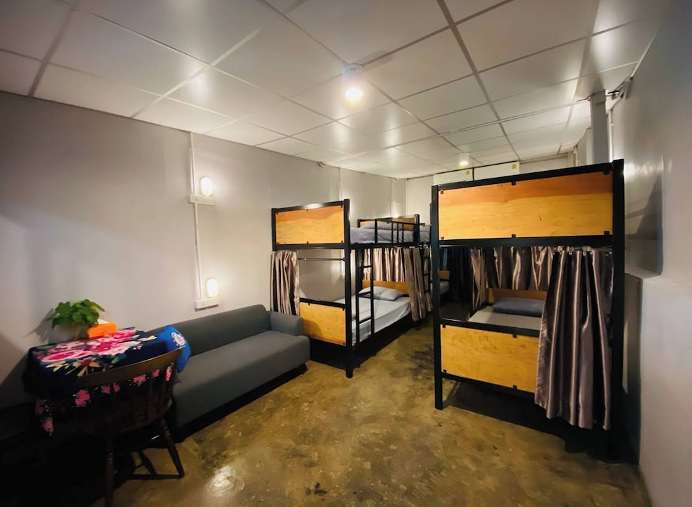 Lemon Siam Hostel Free Breakfast