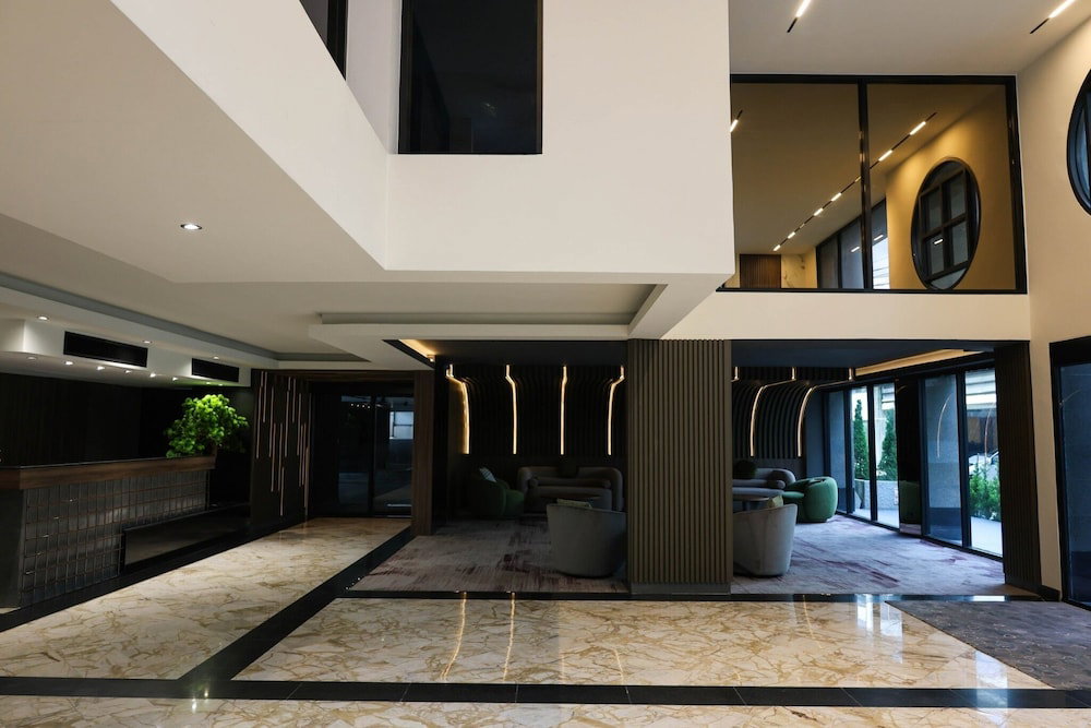 We Hotel