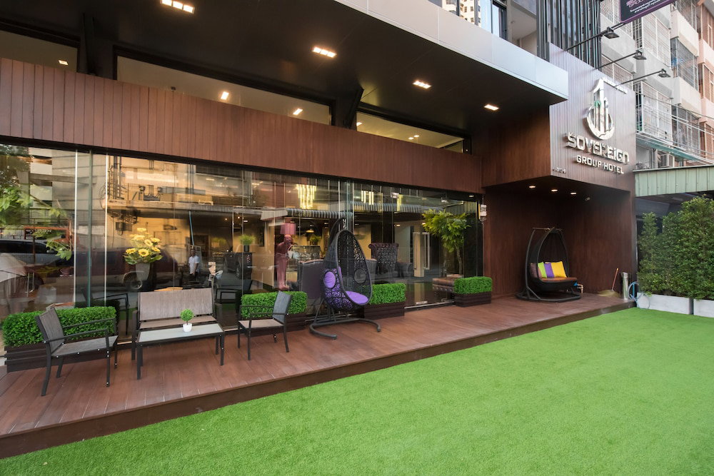 Hotel Sovereign Group Hotel
