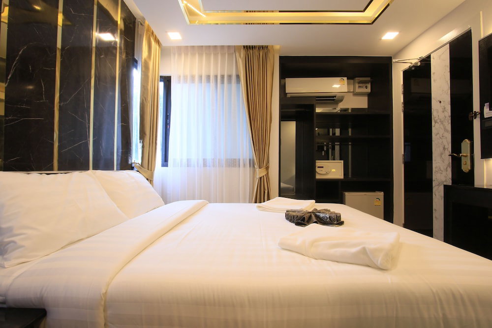 Pratunam Atrium Hotel