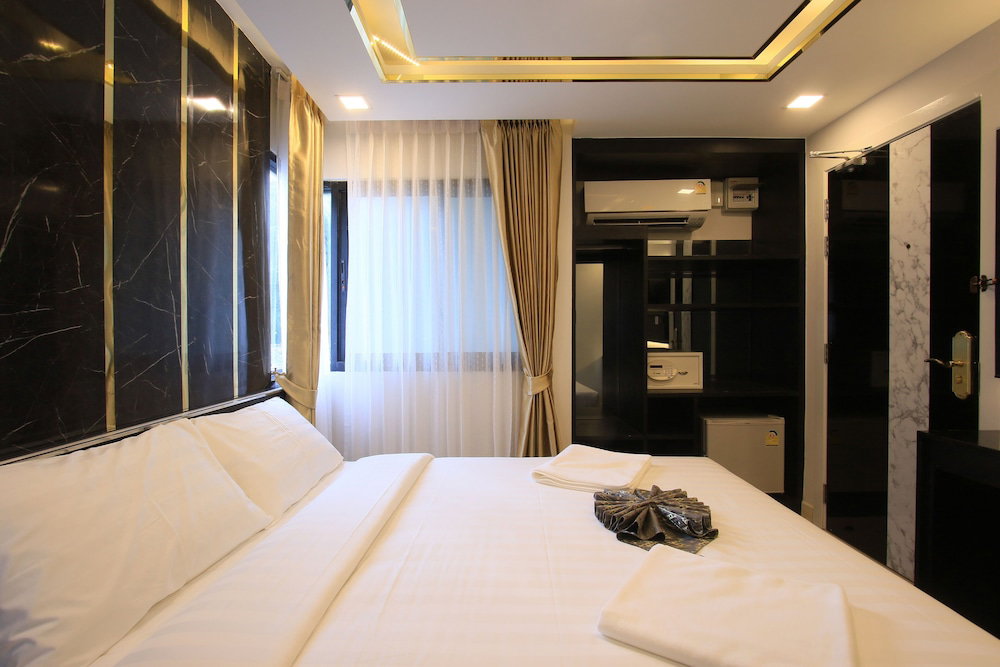 Pratunam Atrium Hotel