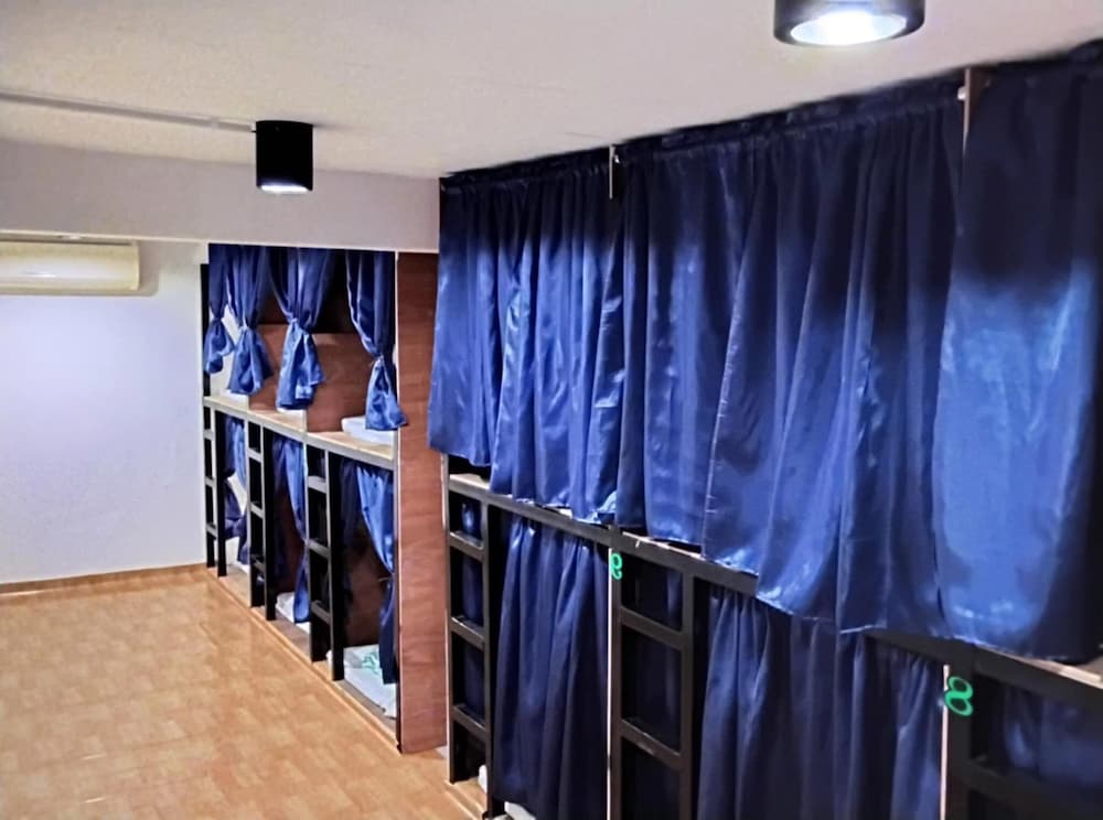 Hotel Hostel 24 Backpackers