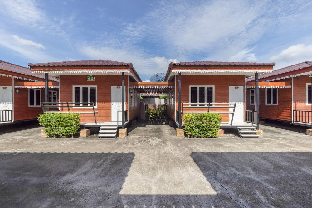 Hotel Oyo 1166 Train Way Resort