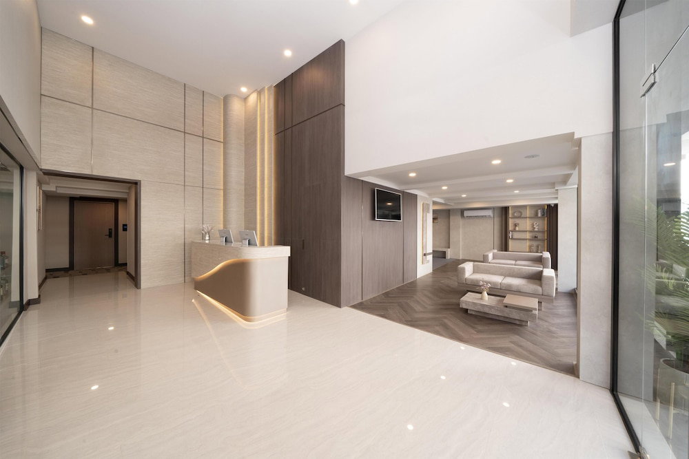 Surestay Plus By Bw Ramkhamhaeng Airport Rail Link Bangkok