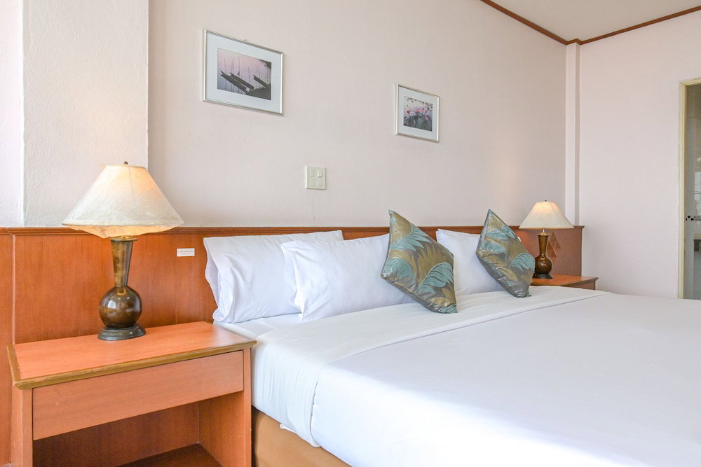 Hotel Rattana Park Hotel